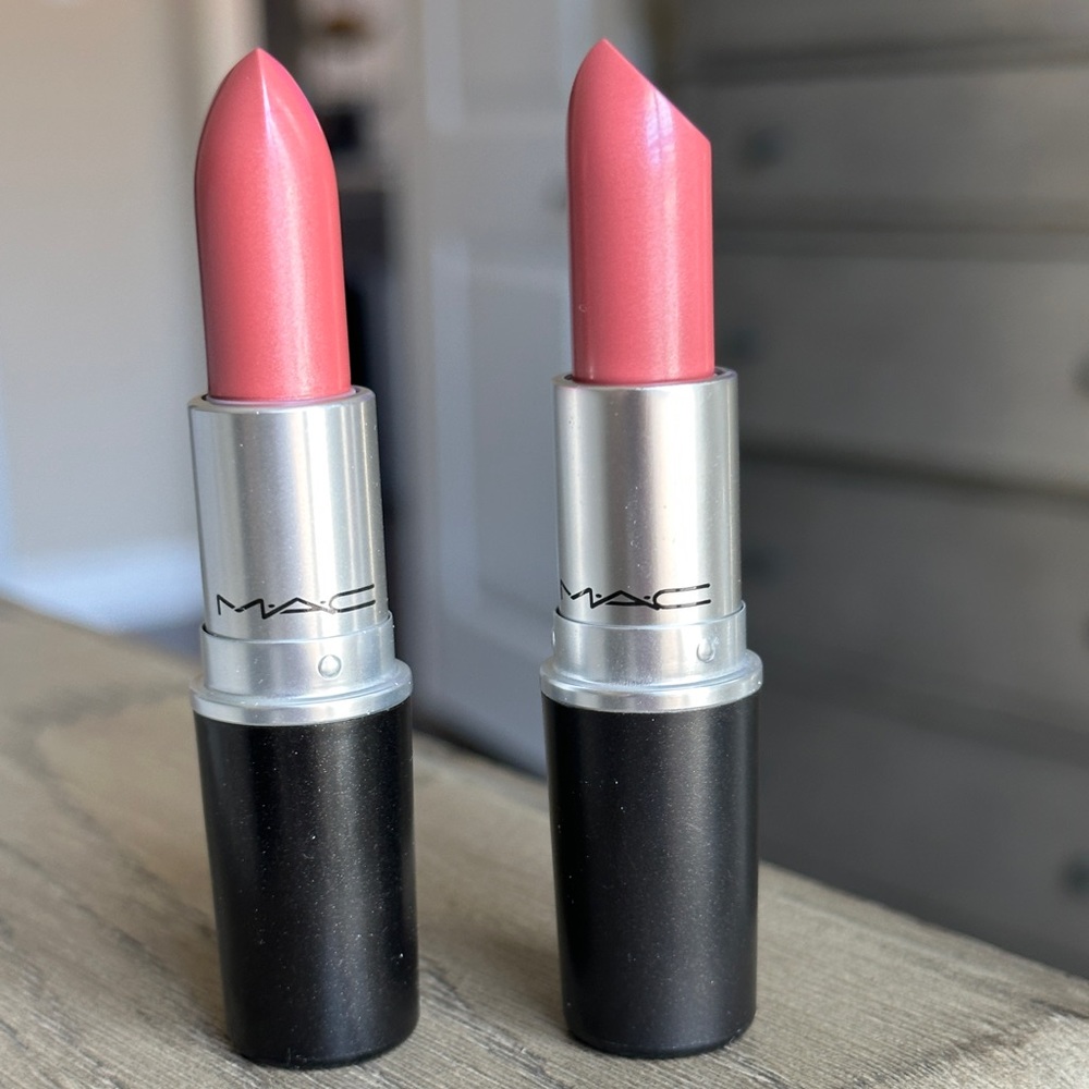 MAC Hot Gossip Lipstick - Set of 2